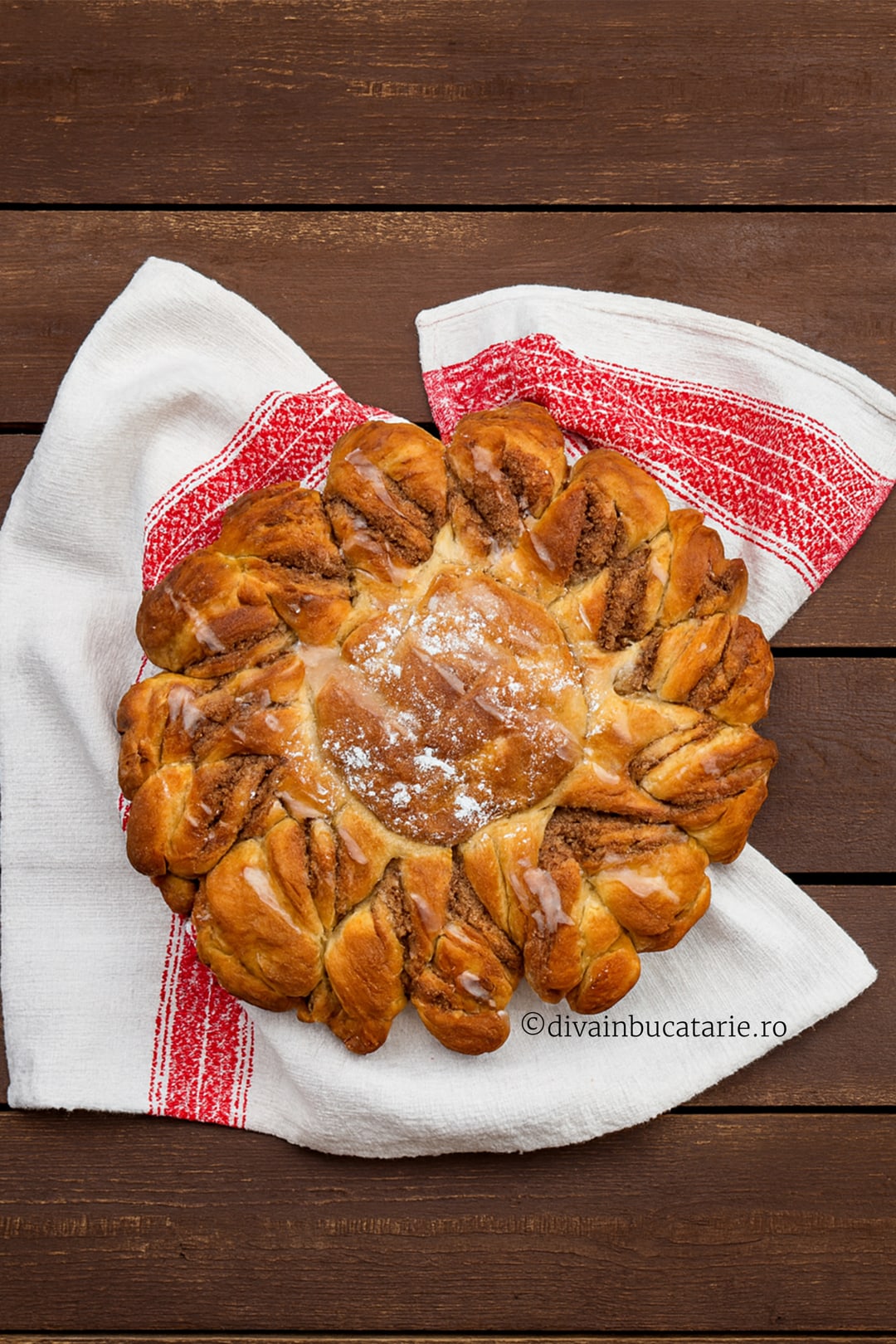 cozonac floare cu nuca A