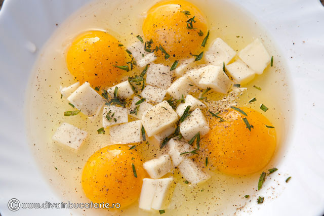 omleta-taraneasca-cu-dovlecei-zucchini-2