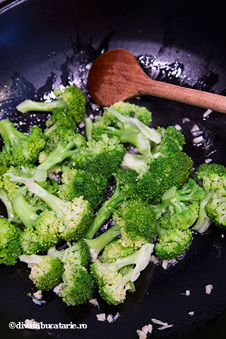 pui-chinezesc-cu-broccoli-5