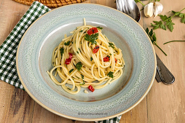 spaghetti aglio, olio e peperoncino