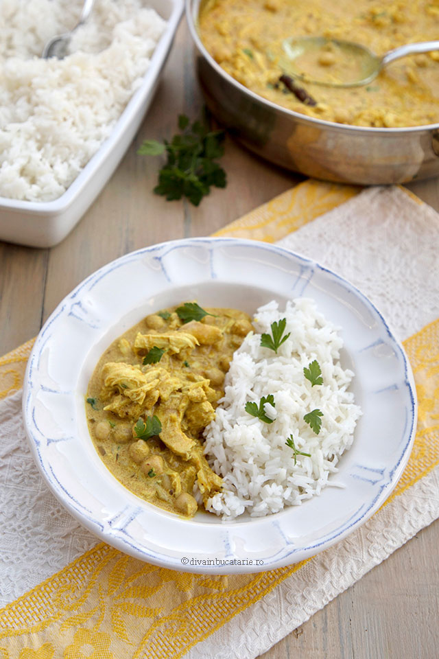 curry de pui cu lapte de cocos si condimente indiene a