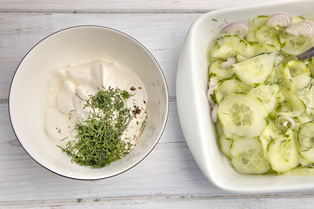 salata de castraveti cu smantana 3