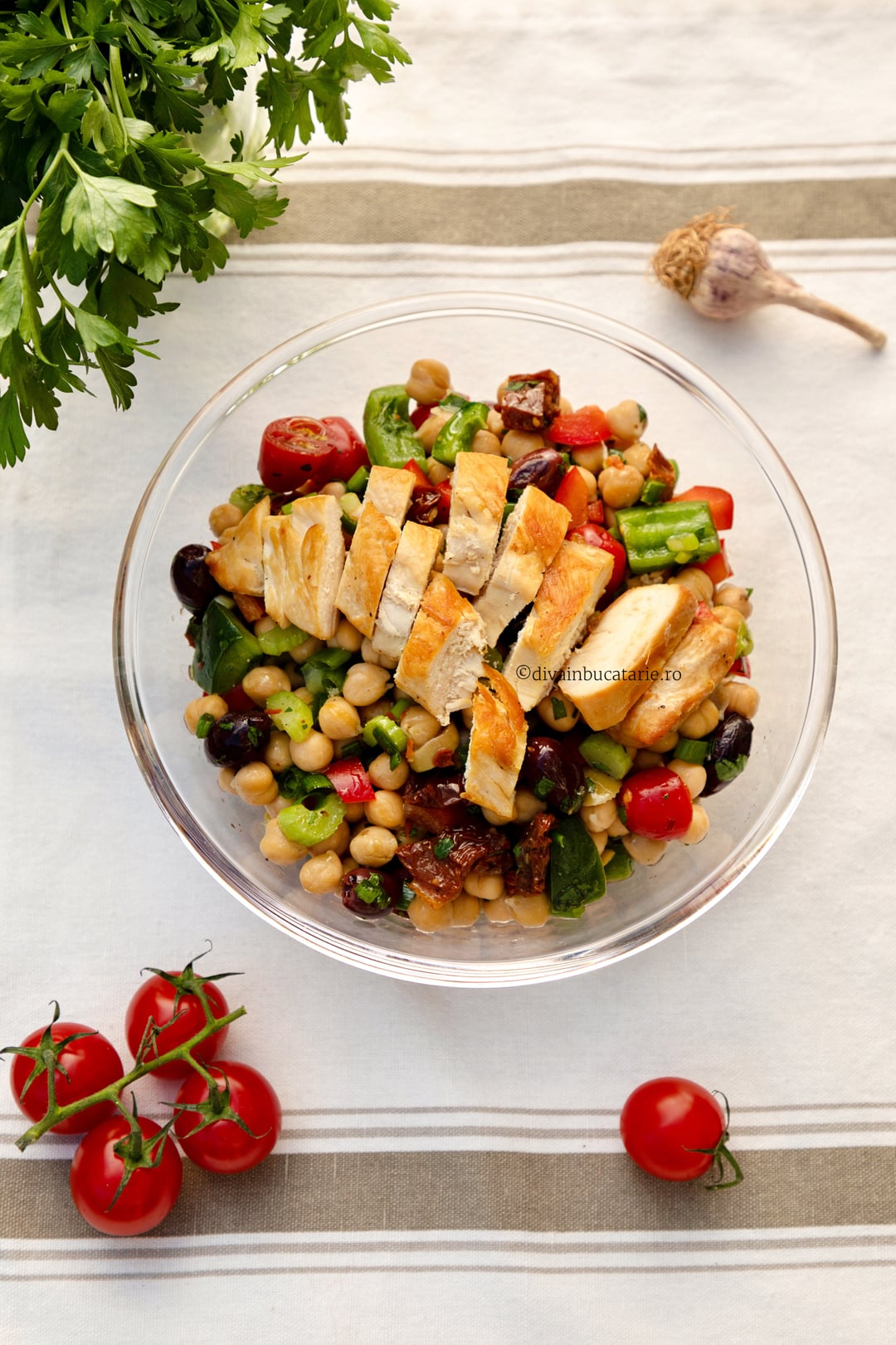 salata de legume cu pui si naut A