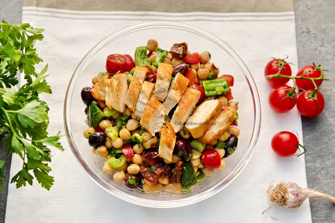 salata de legume cu pui si naut B