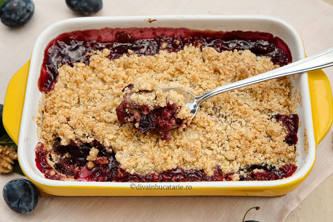 Crumble cu prune si nuca B