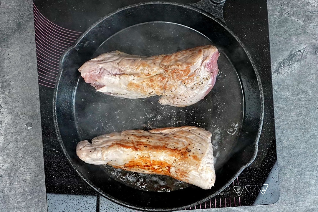 muschiulet de porc cu sos de rosii si usturoi 2