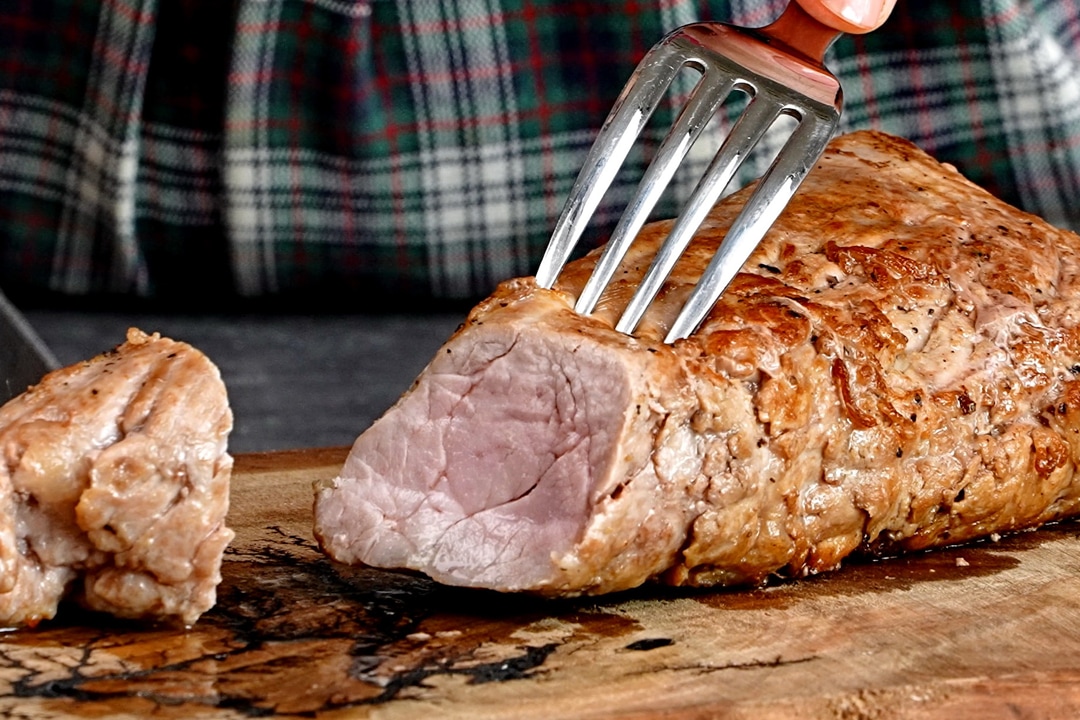 muschiulet de porc cu sos de rosii si usturoi 6