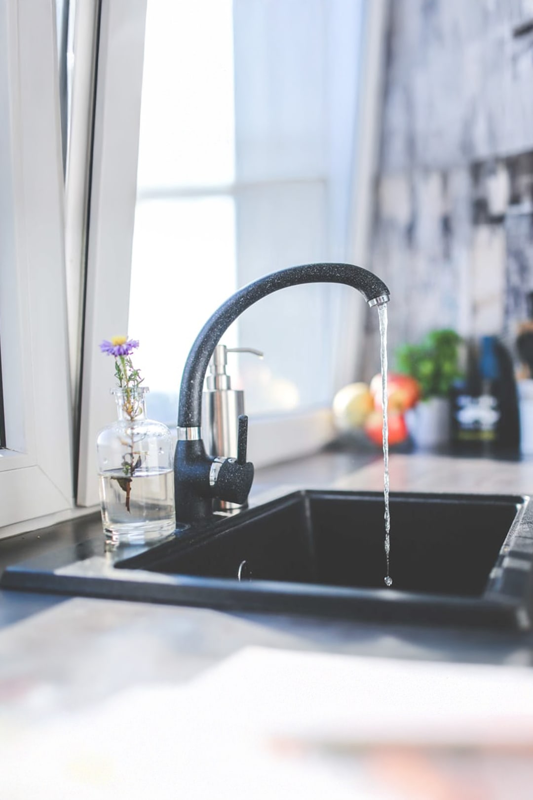 Bateriile de bucatarie care aduc eleganta si economie