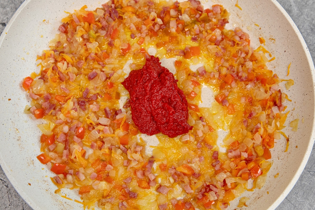 iahnie de fasole cu carnati 2