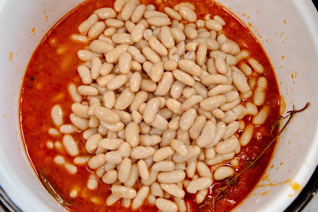 iahnie de fasole cu carnati 4