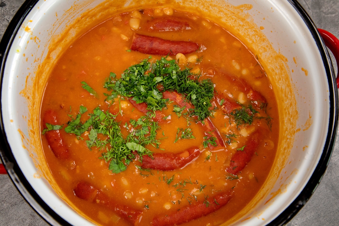 iahnie de fasole cu carnati 5