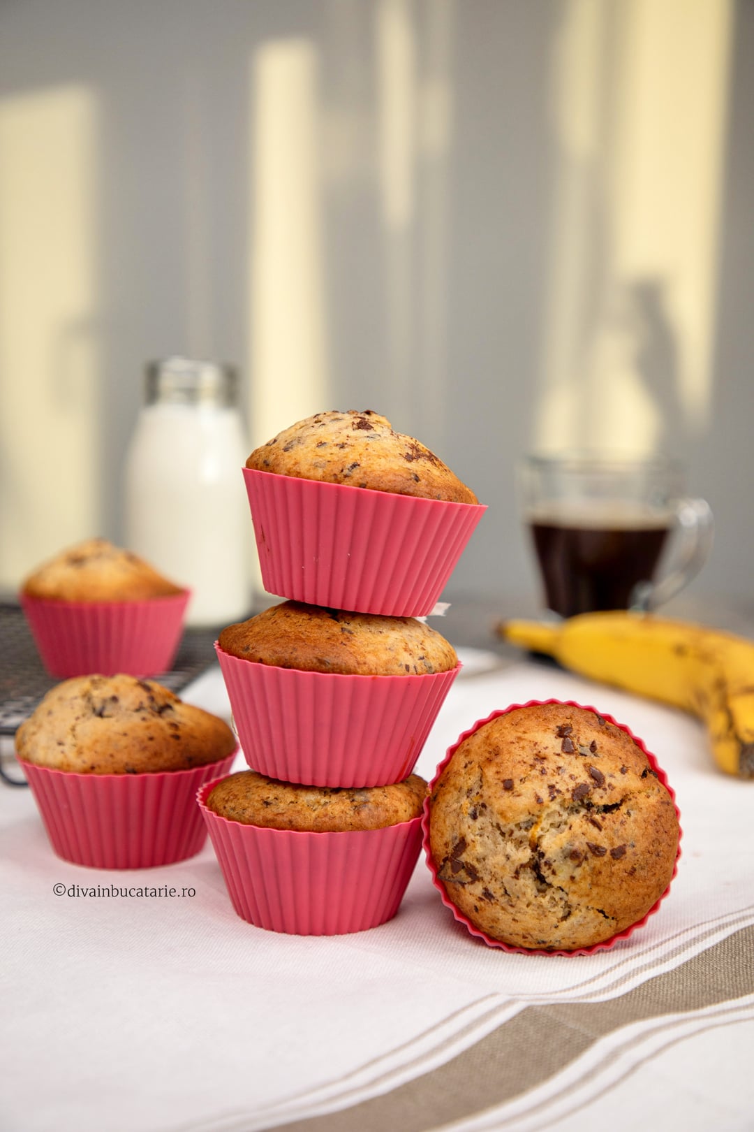 briose umede cu banane si ciocolata A