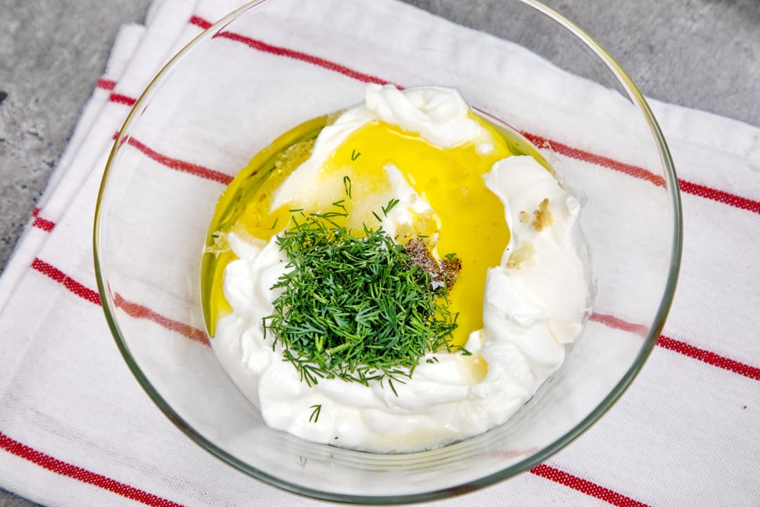 salata de cartofi cu iaurt si marar 2