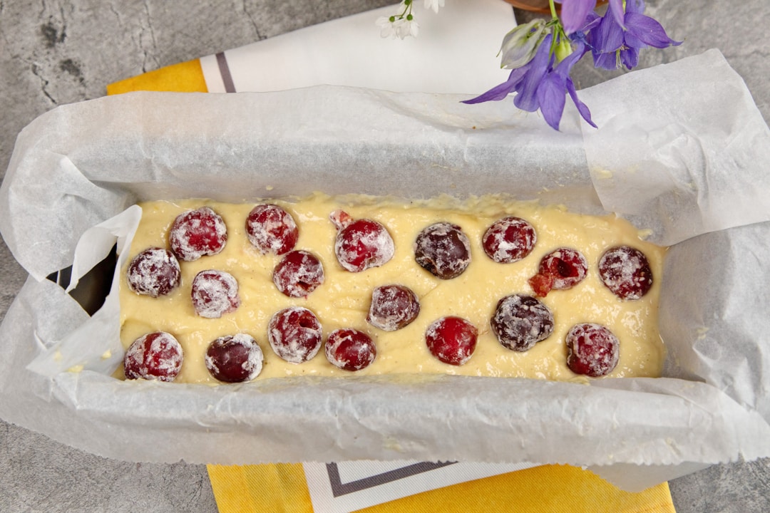 chec cu cirese, ricotta si migdale 6