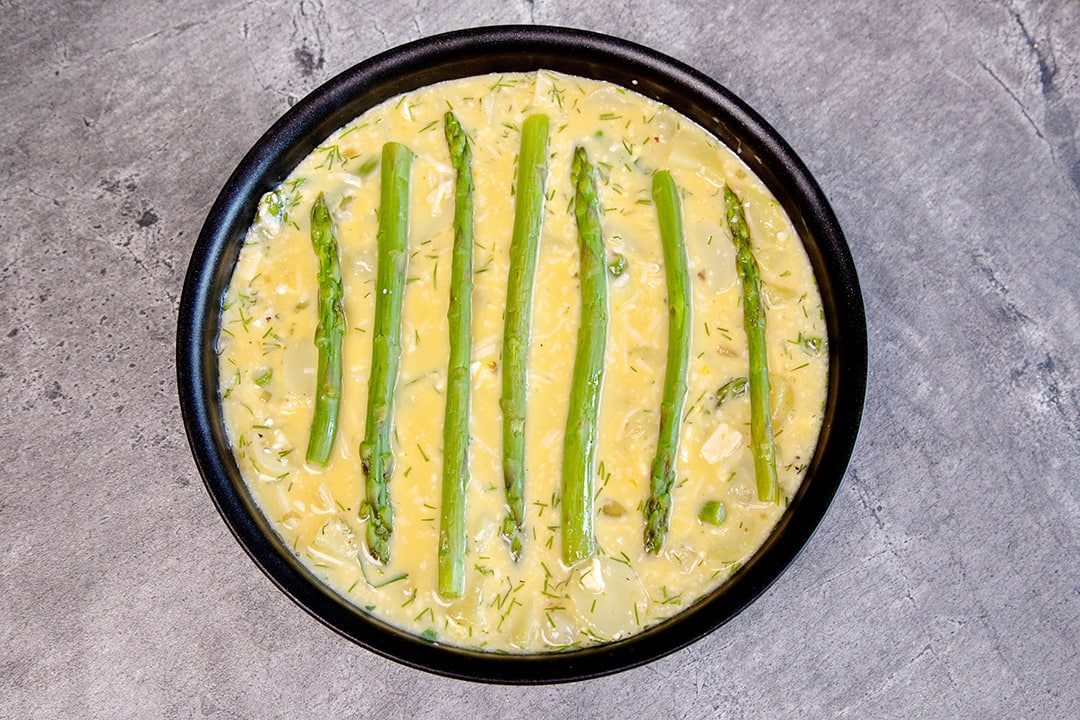 fritatta cu cartofi noi si sparanghel 5